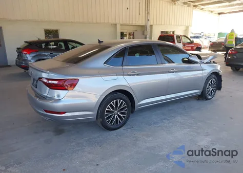 2021 Volkswagen Jetta 1.4T R-Line/1.4T S z USA, uszkodzony, nr VIN 3VWN57BU0MM012133